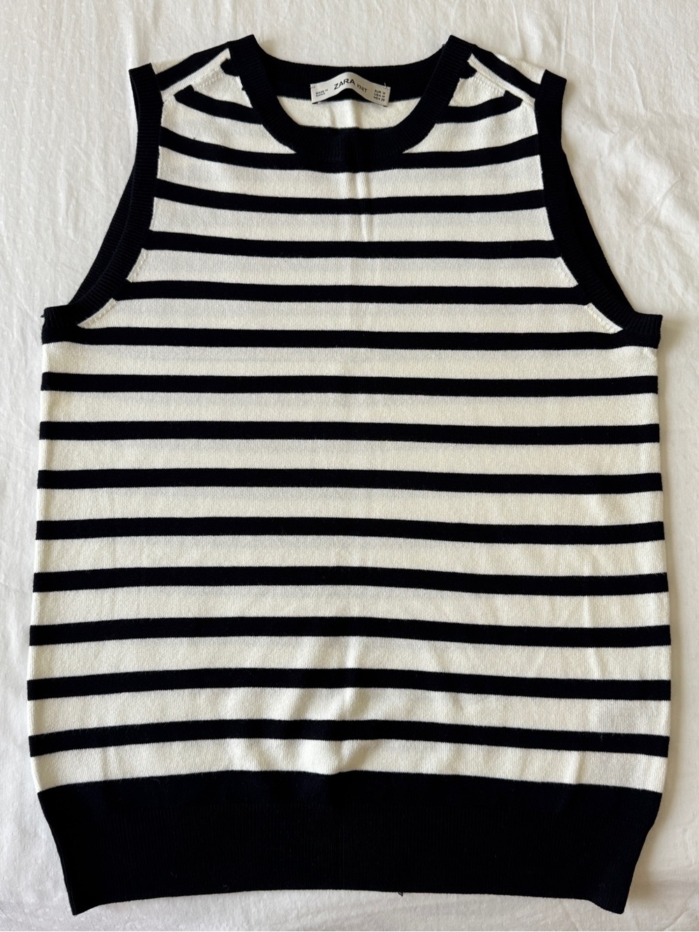 Zara Black and White Striped Crewneck Sweater Vest size M
